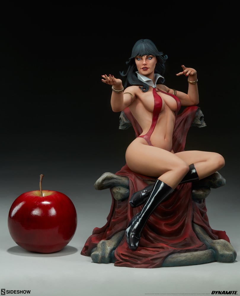 10961-vampirella-1.jpg
