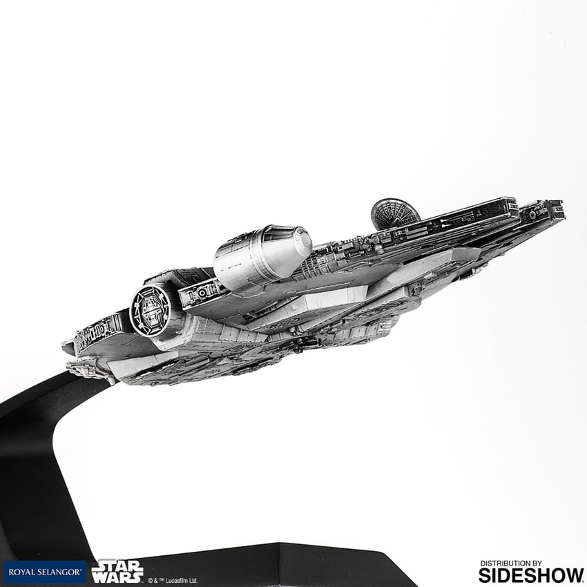 11002-millennium-falcon-1.jpg