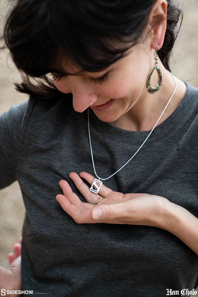 Sideshow S Pendant Female Version
