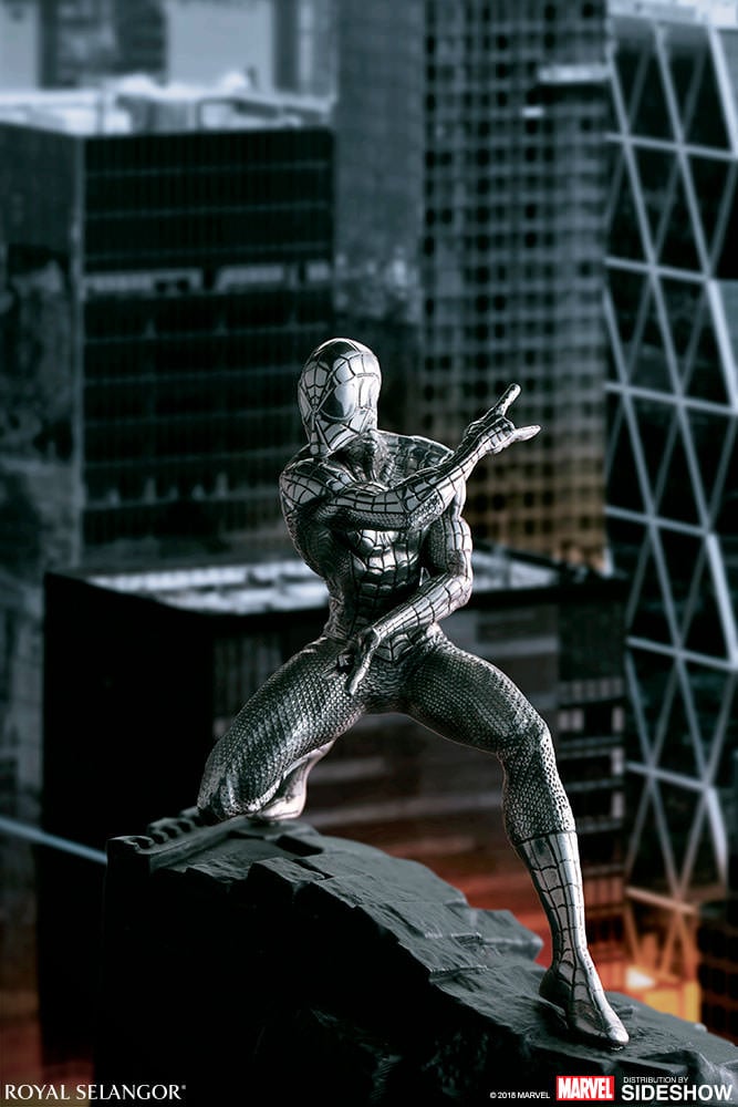 11923-spider-man-webslinger-figurine-1.jpg