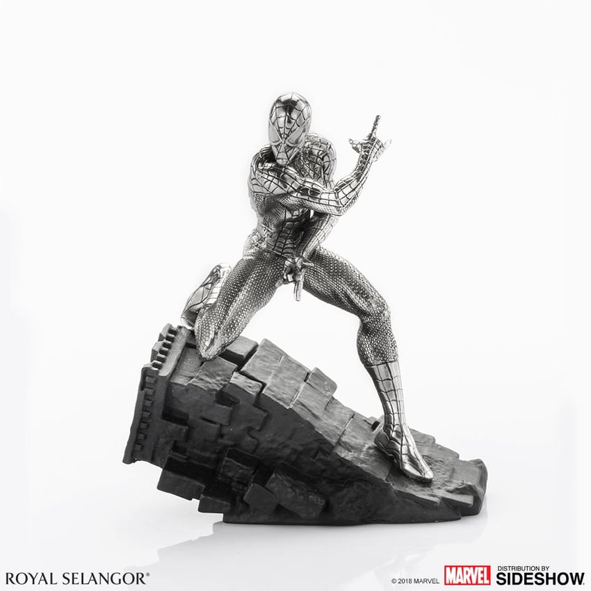 11923-spider-man-webslinger-figurine-1.jpg