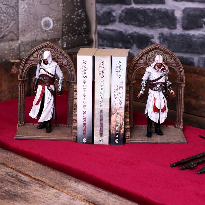 Alta?r and Ezio Bookends