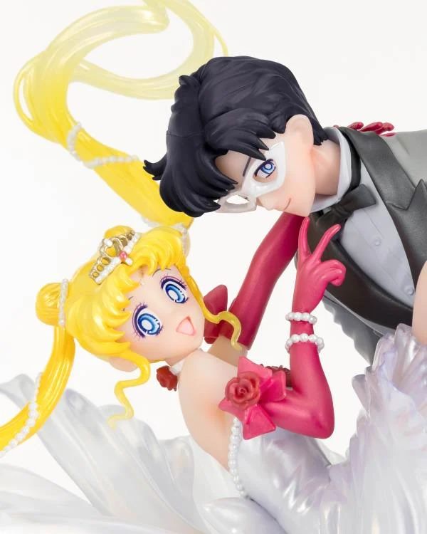 174-usagi-tuxedo-mask-moonlight-glow-edition–1.jpg