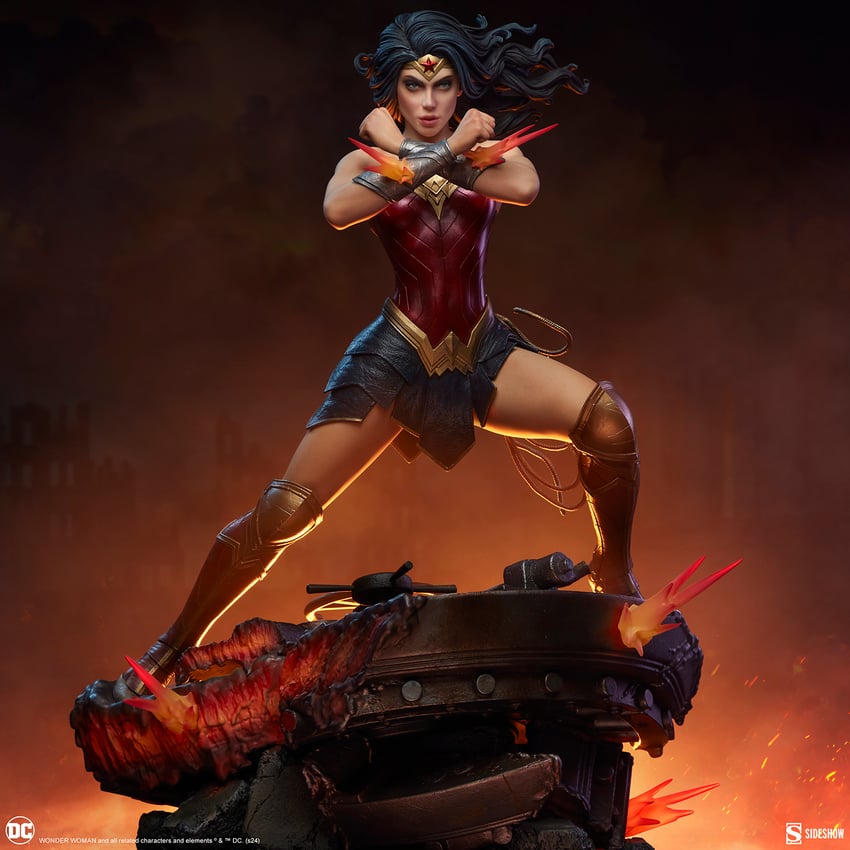 Wonder Woman: Saving the Day