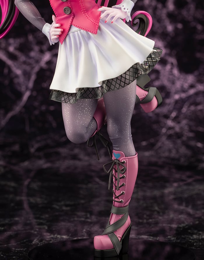 27-draculaura-bishoujo-1.jpg