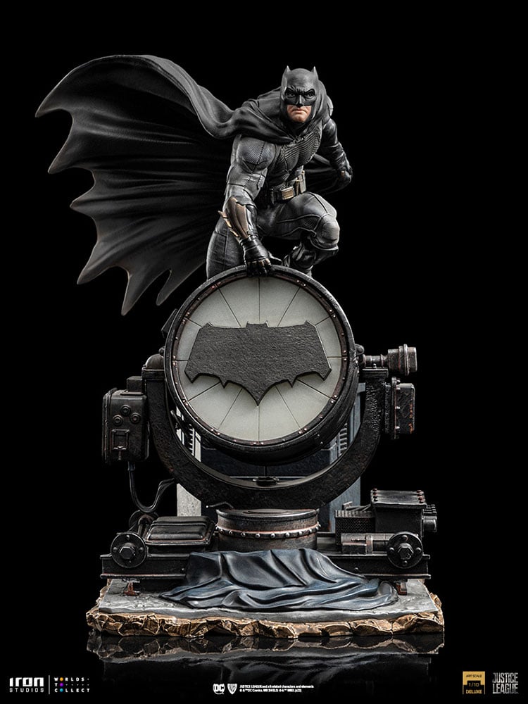 3423-batman-on-batsignal-deluxe-1.jpg