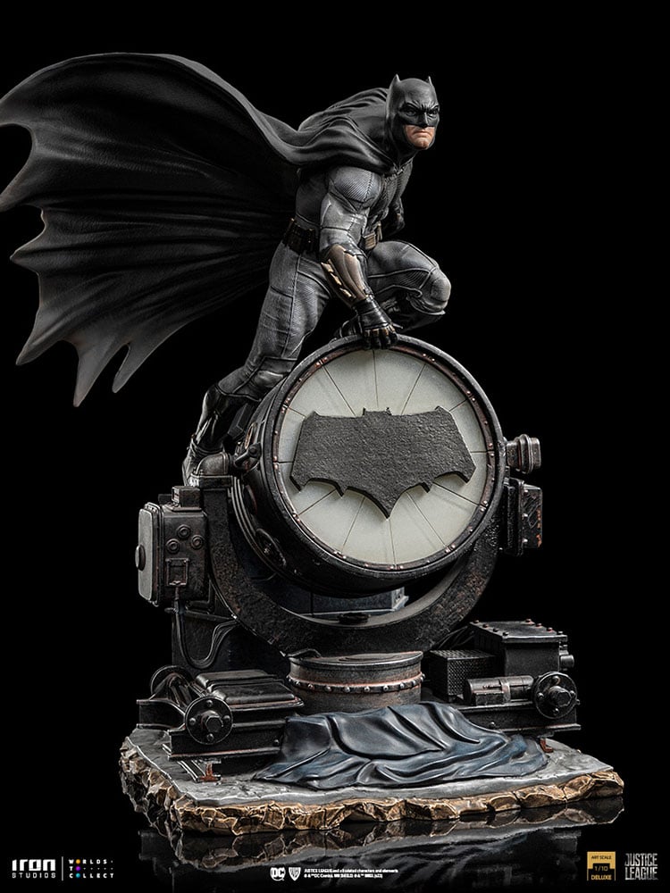 3423-batman-on-batsignal-deluxe-1.jpg
