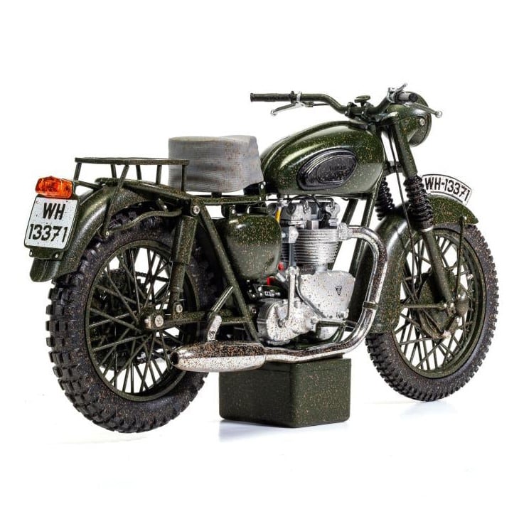 407-triumph-tr6-trophy-weathered-1.jpg