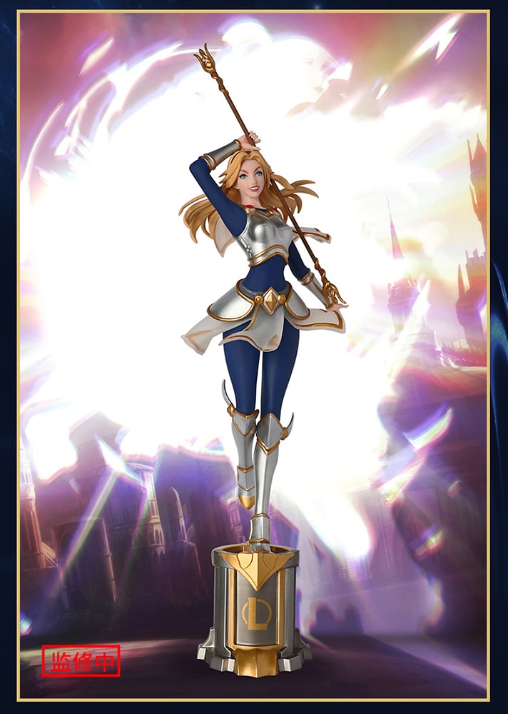 4221-lux-the-lady-of-luminosity-figure-pen-1.jpg