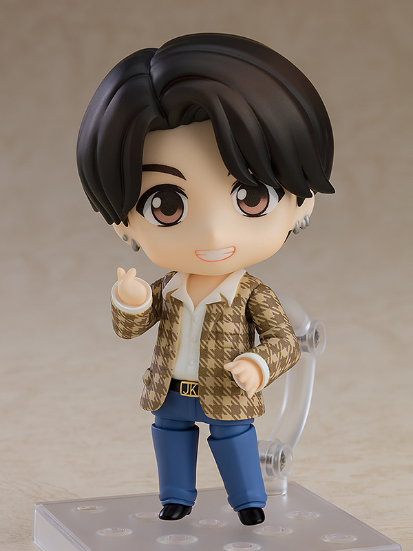 4541-jung-kook-nendoroid-1.jpg