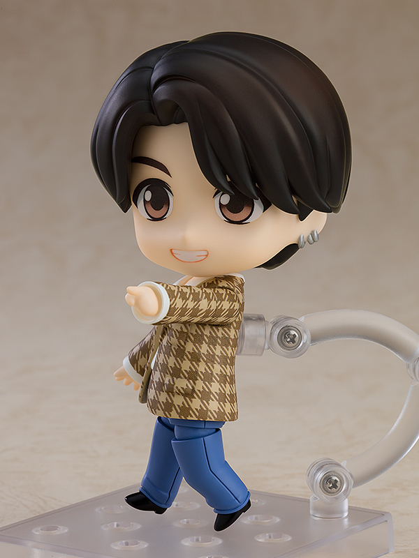 4541-jung-kook-nendoroid-1.jpg