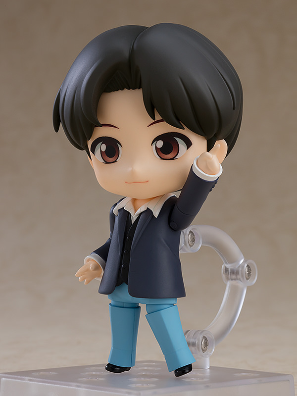 4545-suga-nendoroid-2.jpg