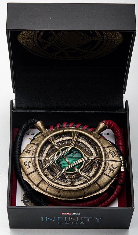 6092-doctor-strange-eye-of-agamotto-light-up-pendant-necklace-2.jpg