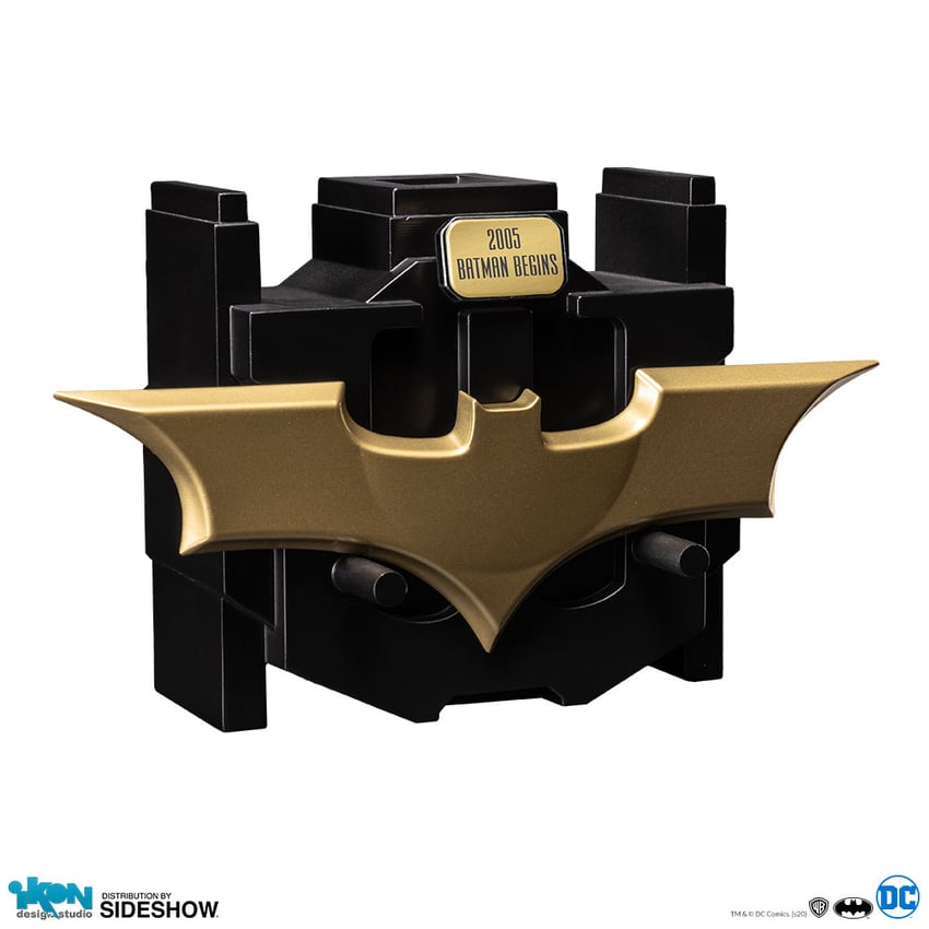 8497-batman-begins-2005-metal-batarang-1.jpg