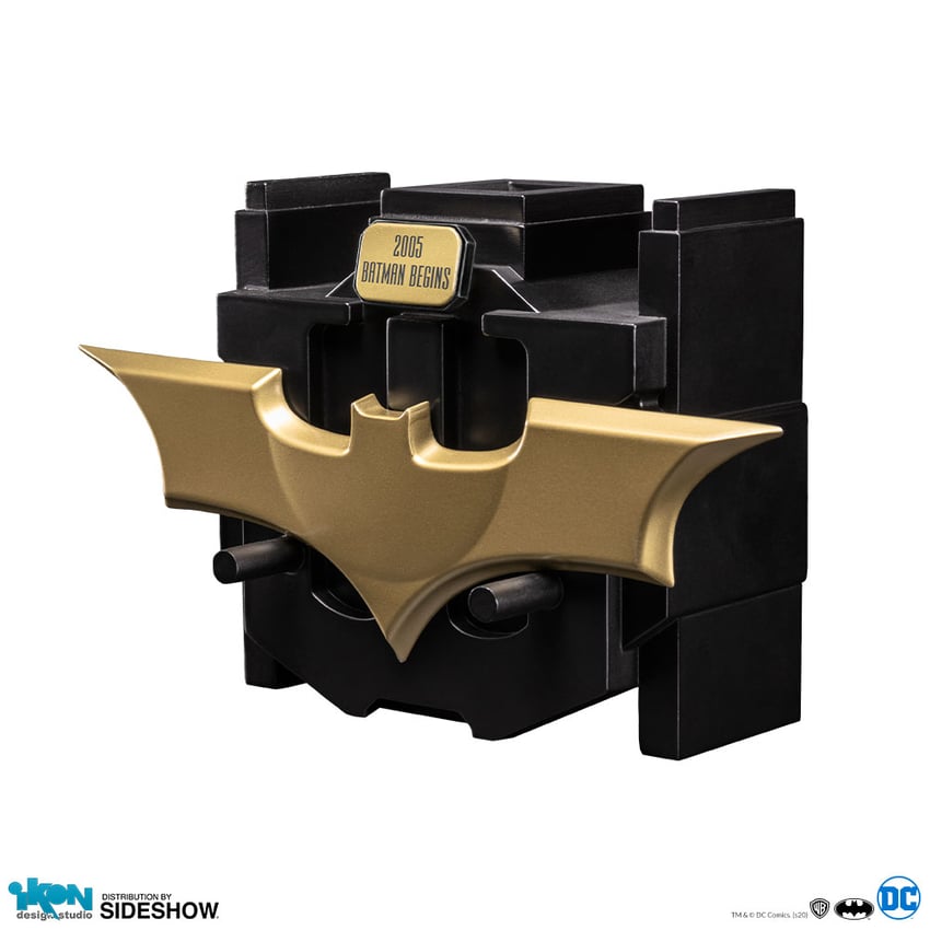 8497-batman-begins-2005-metal-batarang-1.jpg
