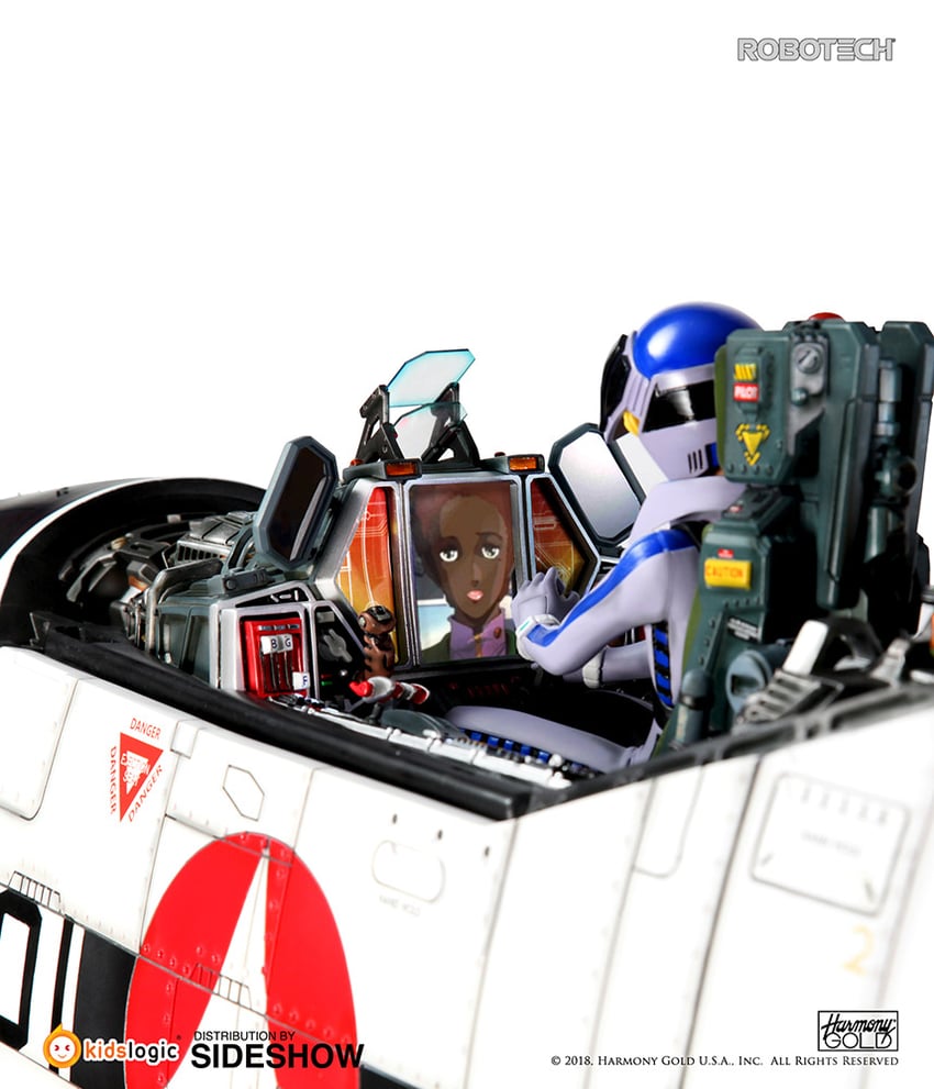 8582-robotech-macross-vf-1s-cockpit-1.jpg