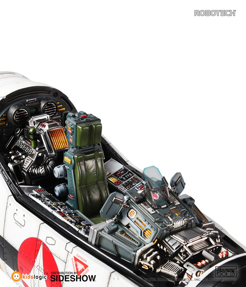 8582-robotech-macross-vf-1s-cockpit-1.jpg