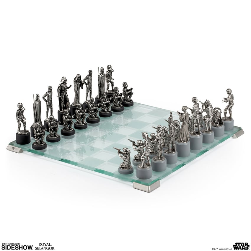 8758-star-wars-classic-chess-set-1.jpg