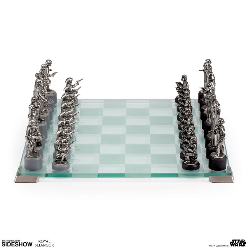8758-star-wars-classic-chess-set-1.jpg