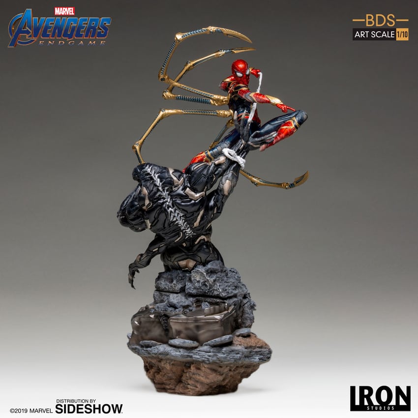 8902-iron-spider-vs-outrider-1.jpg