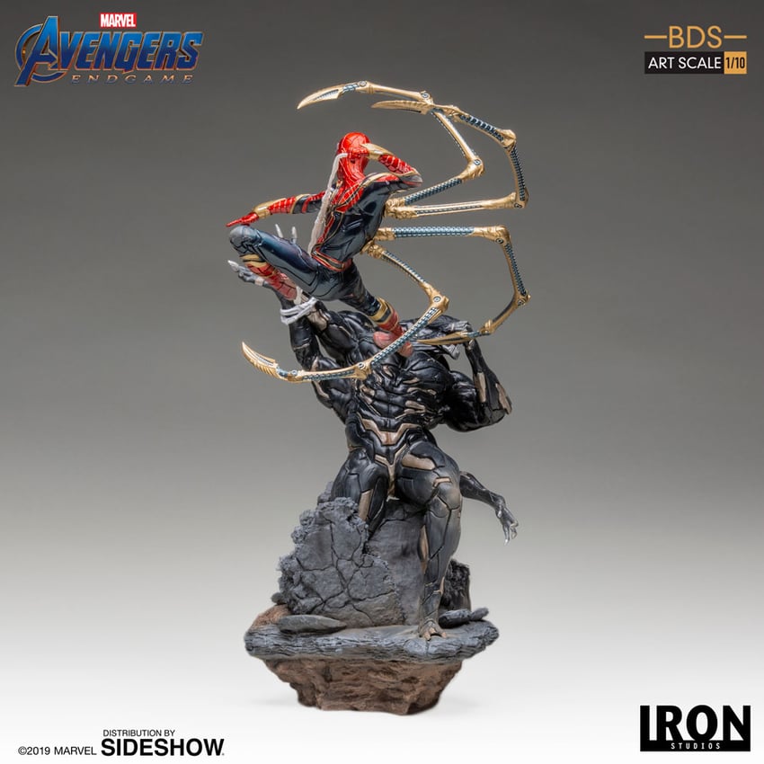 8902-iron-spider-vs-outrider-1.jpg