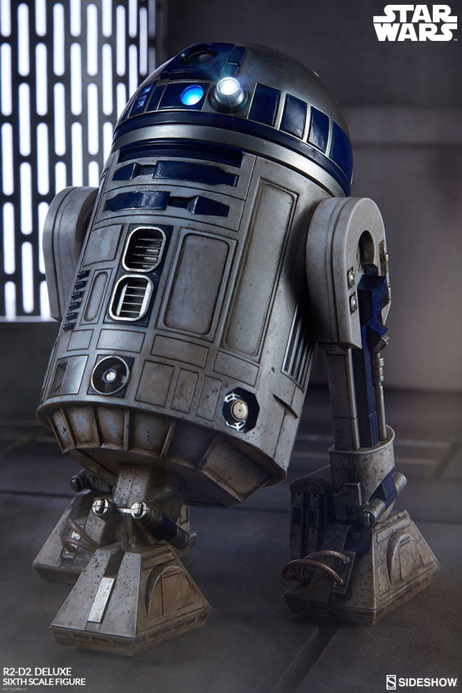 R2-D2 Deluxe 1 9957-r2-d2-deluxe-1.jpg